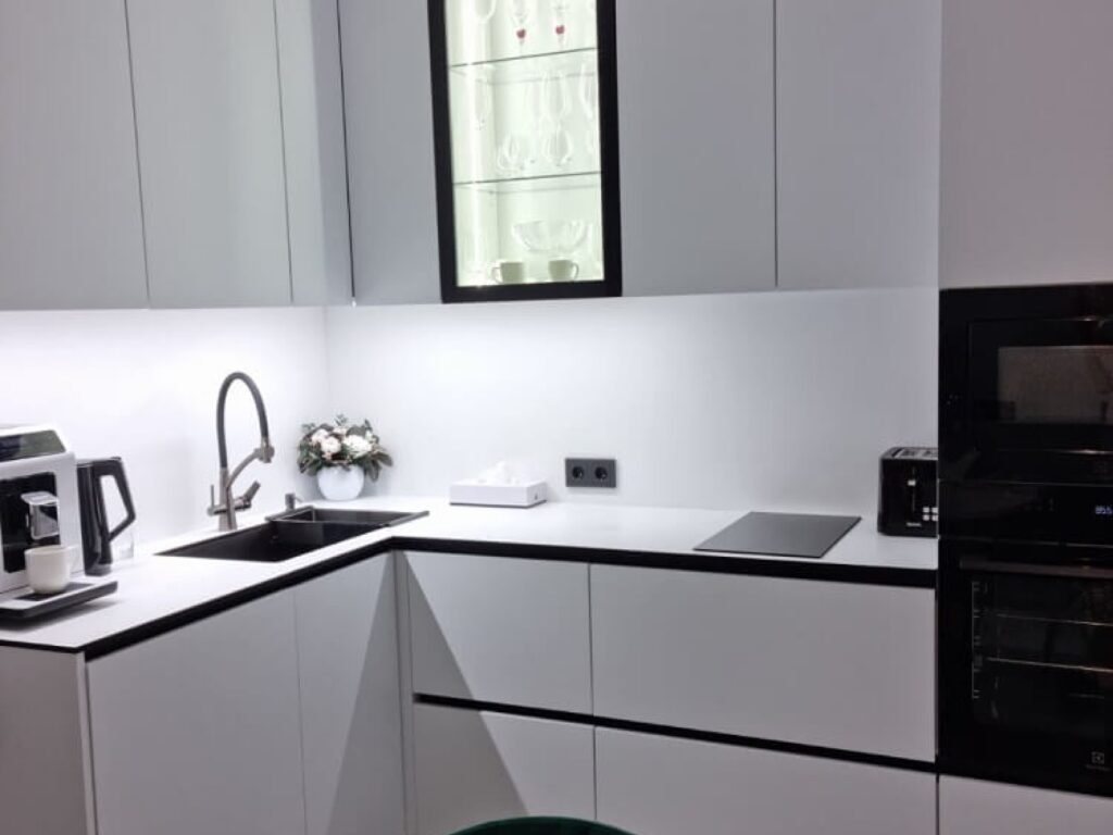 Белая компакт плита HPL 3103 Ultra White