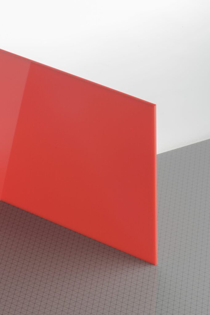 Красное оргстекло Plexiglas XT 3N670 3х2050х3050мм